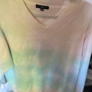 FATEs SIGNATURE LARGE SLEEVES SWEATER NWOT NEVER WORN M very soft